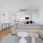 公寓 Nice Apartment In Brodarica With House Sea View