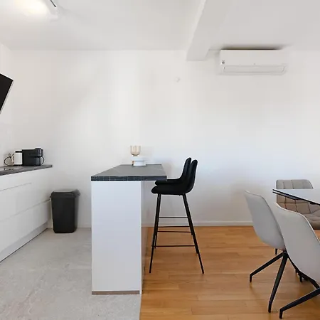 Apartman 2 Bedroom Awesome In