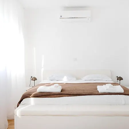 Apartman 2 Bedroom Awesome In Brodarica