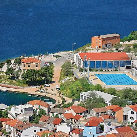 Nice Apartment In Brodarica With House Sea View 公寓